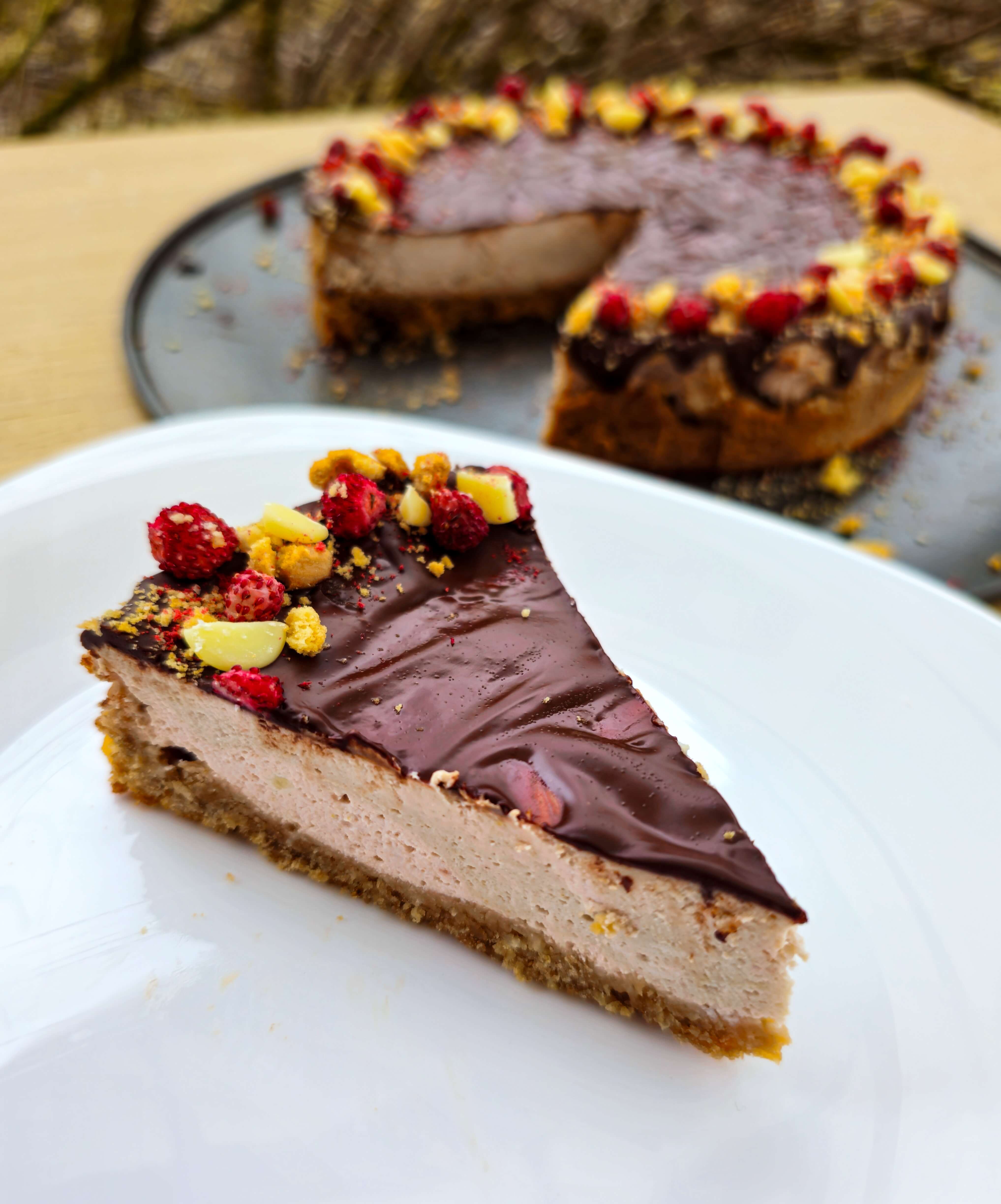 Jahodovy-dortik-s-coko-recept-proteinaco